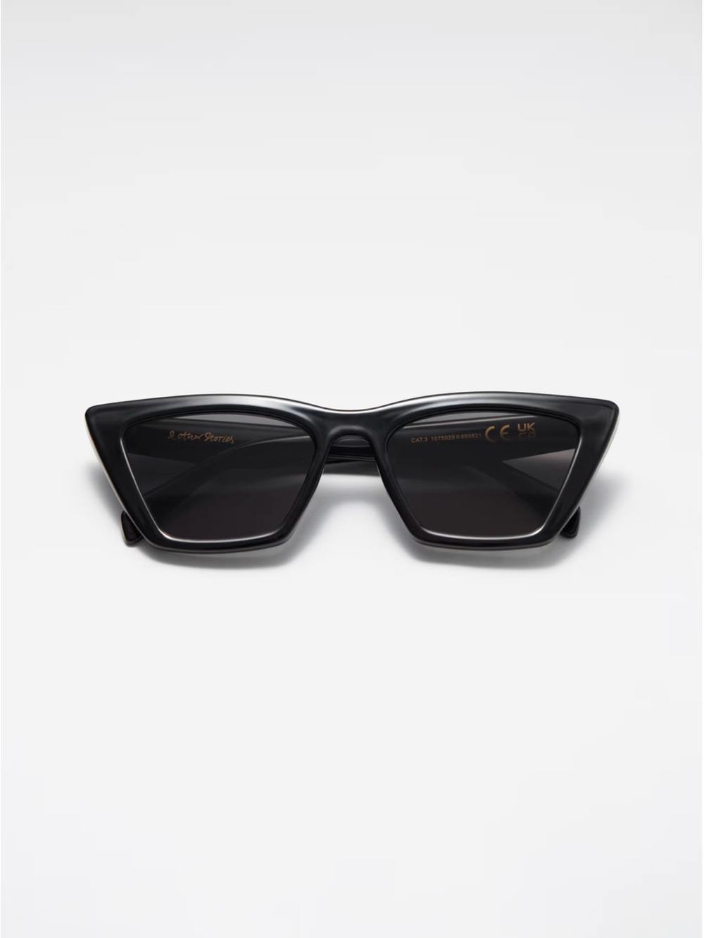 & Other Stories Angular Cat Eye Sunglasses Black Chic Minimalist Retro Shades